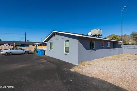 513 E Hatcher Rd, Phoenix, AZ 85020 photo 3
