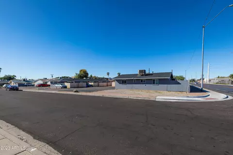 513 E Hatcher Rd, Phoenix, AZ 85020 photo 2