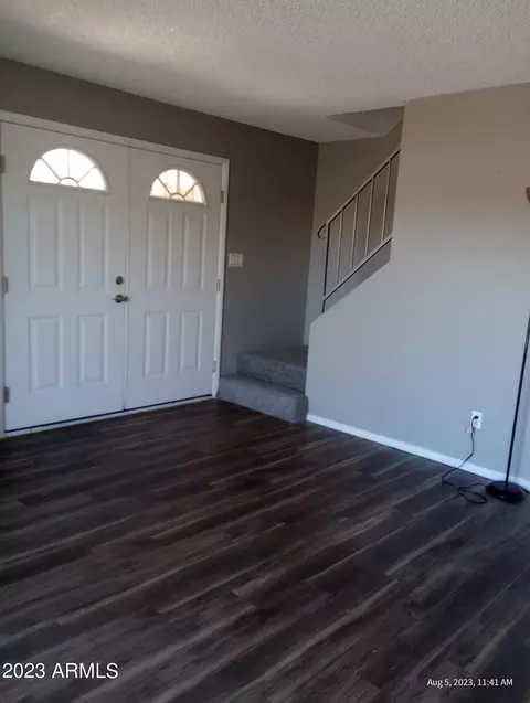 6076 W Golden Ln, Glendale, AZ 85302