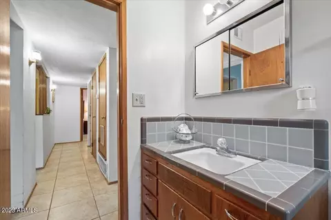4302 E Calle Redonda --, Phoenix, AZ 85018 photo 18
