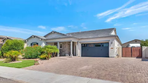 9236 W Sands Dr, Peoria, AZ 85383