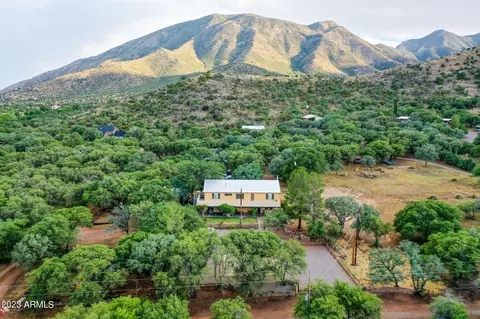 5056 E Green Oak Ln, Hereford, AZ 85615