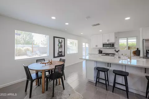 901 E Berridge Ln, Phoenix, AZ 85014 photo 16
