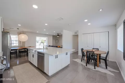 901 E Berridge Ln, Phoenix, AZ 85014 photo 18