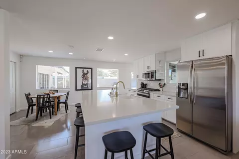 901 E Berridge Ln, Phoenix, AZ 85014 photo 13