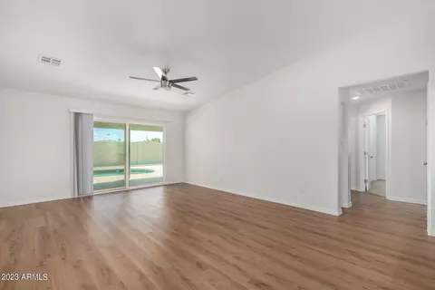 6527 E Menlo St, Mesa, AZ 85215 photo 4