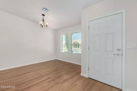6527 E Menlo St, Mesa, AZ 85215 photo 3