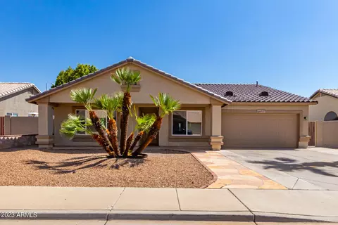6527 E Menlo St, Mesa, AZ 85215