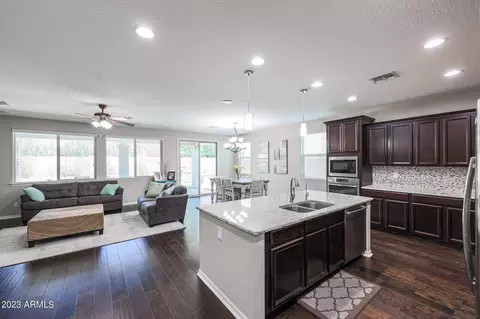 2552 E Plum St, Gilbert, AZ 85298 photo 2