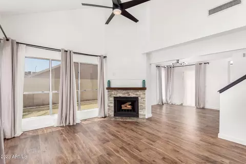 433 E Taro Ln, Phoenix, AZ 85024 photo 9
