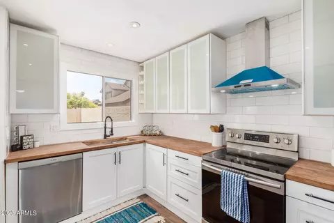 433 E Taro Ln, Phoenix, AZ 85024 photo 13