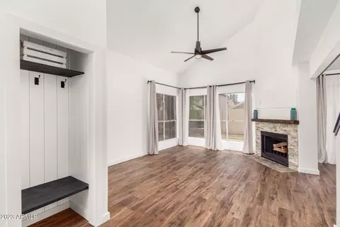 433 E Taro Ln, Phoenix, AZ 85024 photo 8