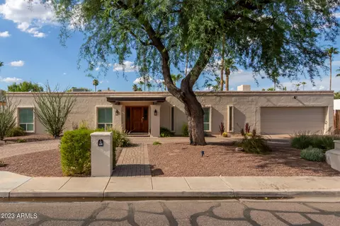 818 W Gleneagles Dr, Phoenix, AZ 85023