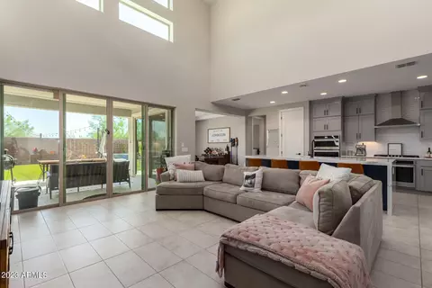 2947 E Tina Dr, Phoenix, AZ 85050 photo 10