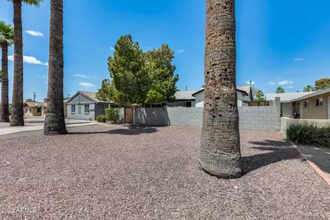 1714 E Cheery Lynn Rd, Phoenix, AZ 85016 photo 5