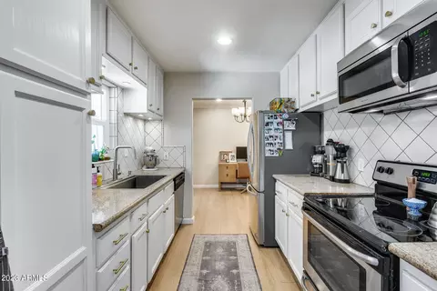 1714 E Cheery Lynn Rd, Phoenix, AZ 85016 photo 3