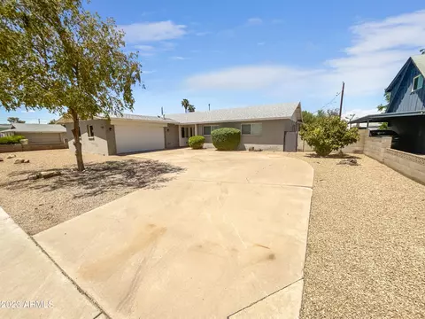4618 W Berridge Ln, Glendale, AZ 85301