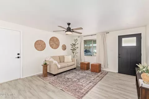 3819 E Ludlow Dr, Phoenix, AZ 85032 photo 3