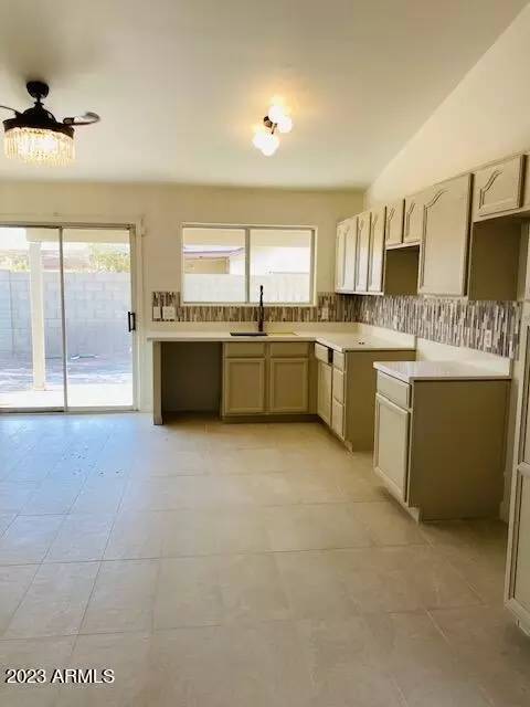 7314 W Sanna St, Peoria, AZ 85345