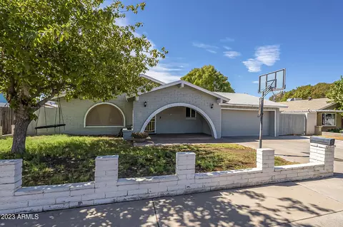 7333 W Cavalier Dr, Glendale, AZ 85303
