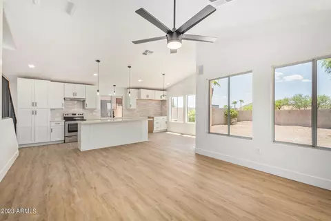 1523 E South Fork Dr, Phoenix, AZ 85048 photo 2