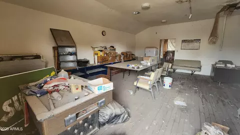380 N Curtis Ave, Willcox, AZ 85643 photo 3