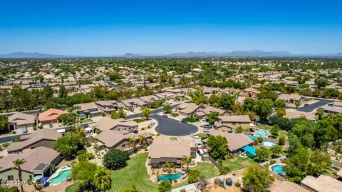 556 S Lemon Ct, Gilbert, AZ 85296 photo 48