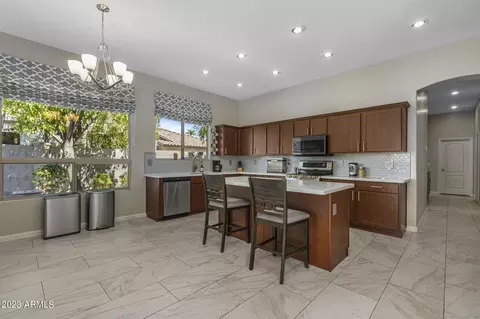7042 W Saint John Rd, Glendale, AZ 85308