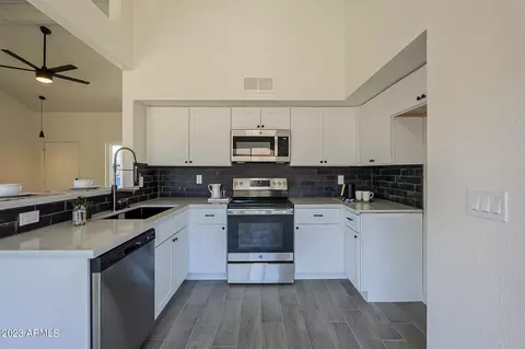 2246 W Runion Dr, Phoenix, AZ 85027