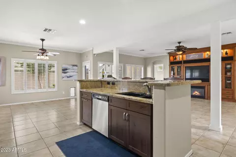 1524 E Constance Way, Phoenix, AZ 85042 photo 11