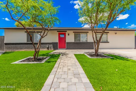 2016 N 45th Dr, Phoenix, AZ 85035 photo 2