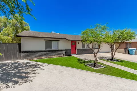 2016 N 45th Dr, Phoenix, AZ 85035 photo 4