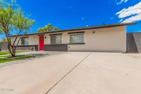 2016 N 45th Dr, Phoenix, AZ 85035 photo 6