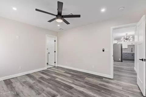 2016 N 45th Dr, Phoenix, AZ 85035 photo 17