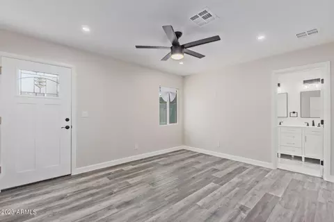 2016 N 45th Dr, Phoenix, AZ 85035 photo 16
