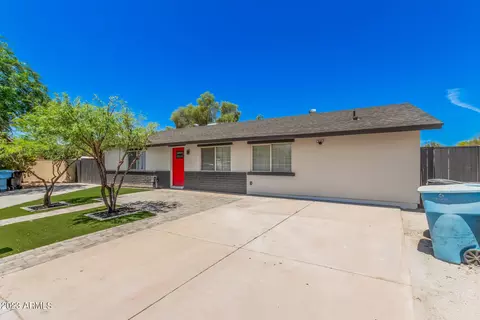 2016 N 45th Dr, Phoenix, AZ 85035 photo 5