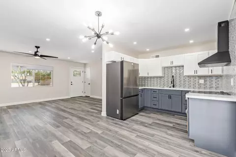 2016 N 45th Dr, Phoenix, AZ 85035 photo 10