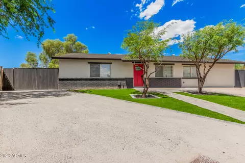 2016 N 45th Dr, Phoenix, AZ 85035 photo 3
