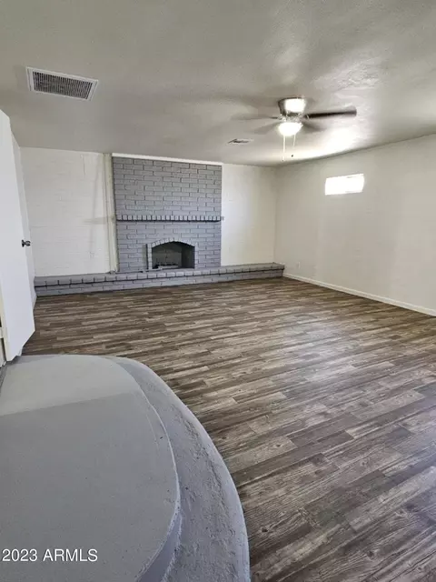 310 W Desert Dr, Phoenix, AZ 85041 photo 9