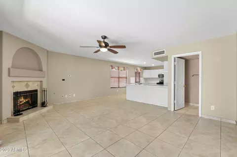 4341 E Abraham Ln, Phoenix, AZ 85050 photo 10
