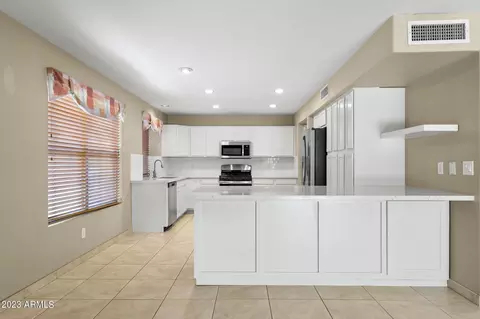 4341 E Abraham Ln, Phoenix, AZ 85050 photo 11