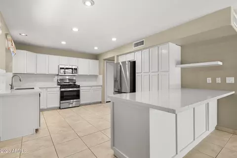 4341 E Abraham Ln, Phoenix, AZ 85050 photo 12