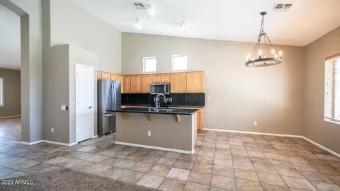 4117 W Alex Loop, Phoenix, AZ 85083 photo 11