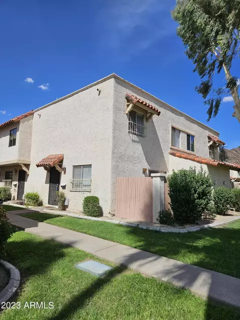1226 E Lawrence Ln, Phoenix, AZ 85020