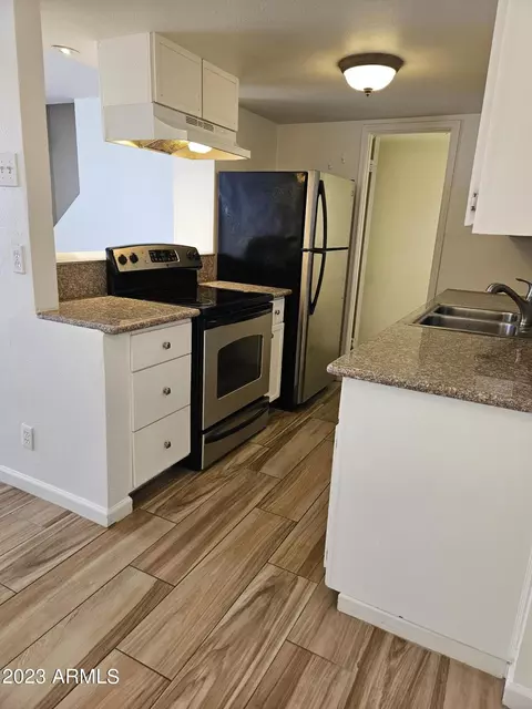 1226 E Lawrence Ln, Phoenix, AZ 85020 photo 4