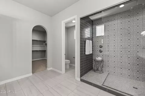 Bath - 2113 W Rowel Rd, Phoenix, AZ 85085 photo 4 of 10