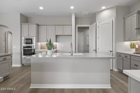 Kitchen - 2113 W Rowel Rd, Phoenix, AZ 85085 photo 6 of 9