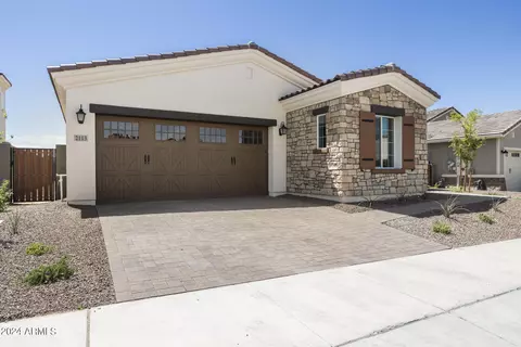 Exterior - 2113 W Rowel Rd, Phoenix, AZ 85085 photo 2 of 8