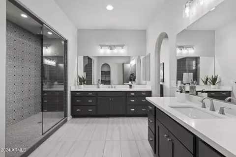 Bath - 2113 W Rowel Rd, Phoenix, AZ 85085 photo 7 of 10