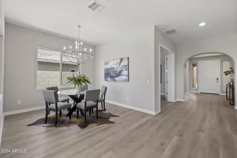 Dining - 2113 W Rowel Rd, Phoenix, AZ 85085 photo 2 of 4